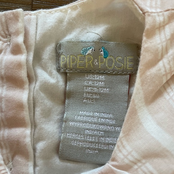 Only worn once! Soft pink bubble romper w/ grosgrain bows and ruffle details - Picture 3 of 4